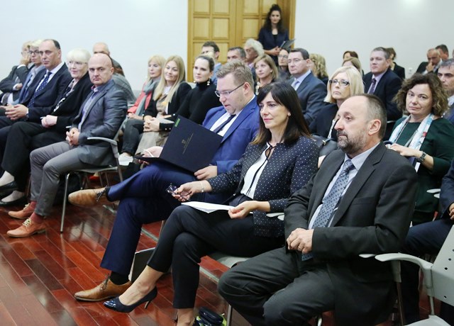 Slika \slike\IzMedija\InternacionalizacijaVO-Hina_12_10_2018\H20181012000287.jpg
